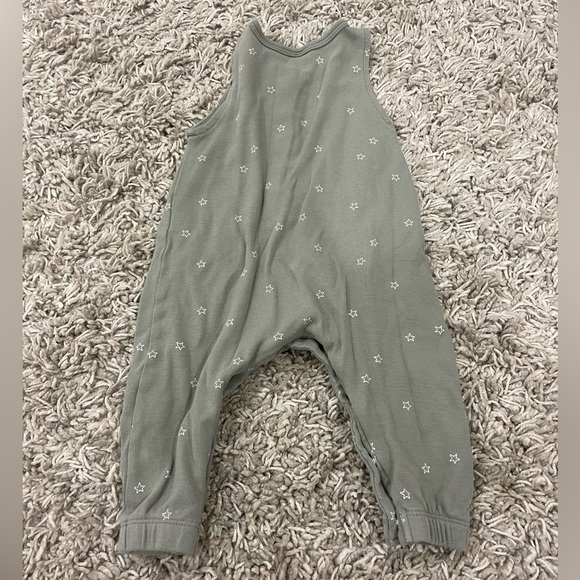 Quincy Mae star Romper 3-6 - Picture 2 of 3